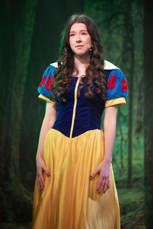 Snow White and the 11½ Dwarfs show photos