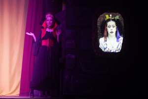 Snow White and the 11½ Dwarfs show photos