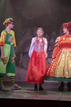 Snow White and the 11½ Dwarfs show photos