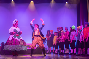Snow White and the 11½ Dwarfs show photos