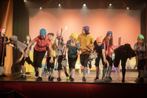 Snow White and the 11½ Dwarfs show photos