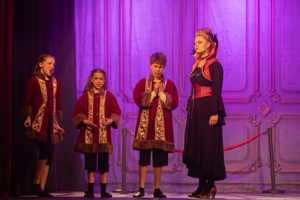 Snow White and the 11½ Dwarfs show photos