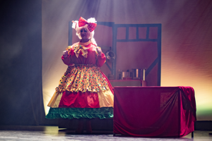 Snow White and the 11½ Dwarfs show photos