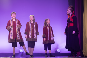 Snow White and the 11½ Dwarfs show photos