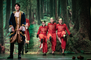 Snow White and the 11½ Dwarfs show photos