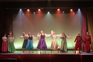 Snow White and the 11½ Dwarfs show photos