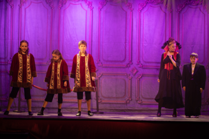 Snow White and the 11½ Dwarfs show photos