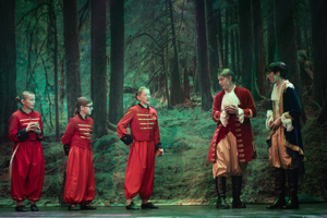 Snow White and the 11½ Dwarfs show photos