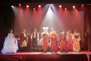 Snow White and the 11½ Dwarfs show photos