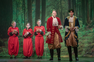 Snow White and the 11½ Dwarfs show photos