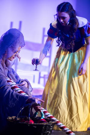 Snow White and the 11½ Dwarfs show photos