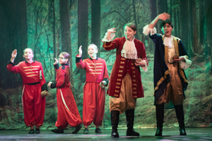 Snow White and the 11½ Dwarfs show photos