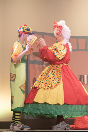 Snow White and the 11½ Dwarfs show photos