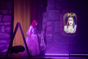 Snow White and the 11½ Dwarfs show photos