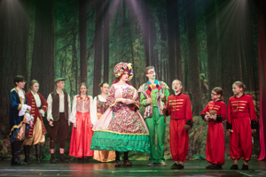 snow White and the 11½ Dwarfs show photos