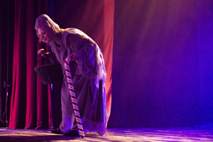 Snow White and the 11½ Dwarfs show photos