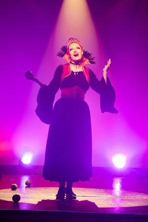 Snow White and the 11½ Dwarfs show photos