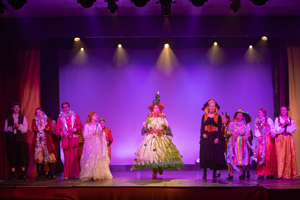 Snow White and the 11½ Dwarfs show photos