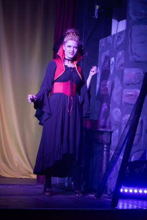 Snow White and the 11½ Dwarfs show photos