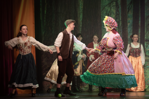 Snow White and the 11½ Dwarfs show photos