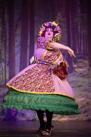 Snow White and the 11½ Dwarfs show photos