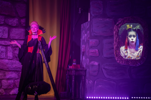 Snow White and the 11½ Dwarfs show photos