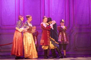 Snow White and the 11½ Dwarfs show photos