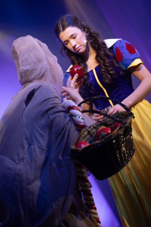 Snow White and the 11½ Dwarfs show photos