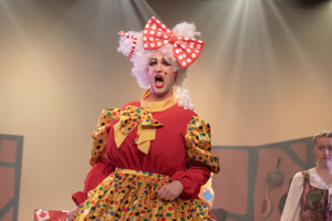 Snow White and the 11½ Dwarfs show photos
