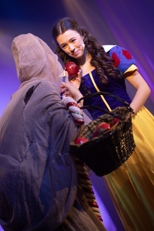 Snow White and the 11½ Dwarfs show photos