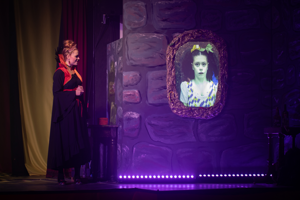 Snow White and the 11½ Dwarfs show photos