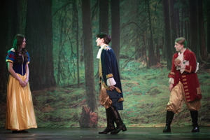 Snow White and the 11½ Dwarfs show photos