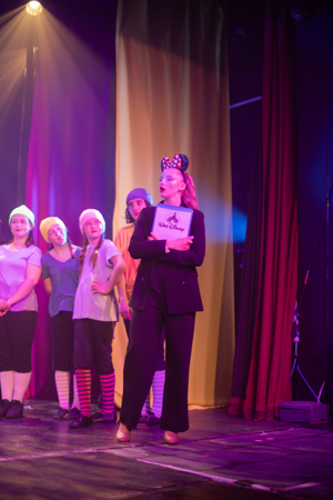 Snow White and the 11½ Dwarfs show photos